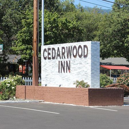 Cedarwood Inn Of Ashland Buitenkant foto